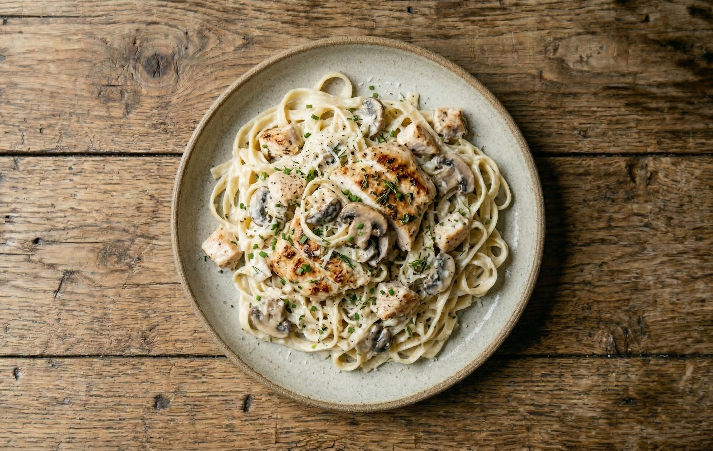 Паста с курицей и грибами